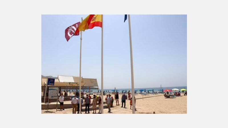 Las banderas Qualitur ondean en las playas de Benidorm