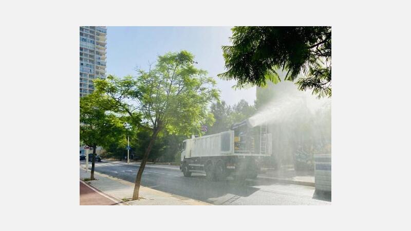 Benidorm incorpora un cañón nebulizador para desinfectar las calles de forma rápida 