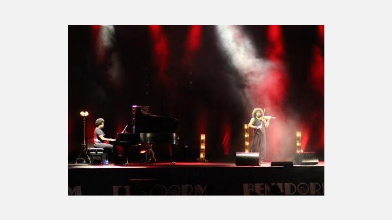 Un Ara Malikian poco clásico colma de emociones las Benidorm Summer Nigths