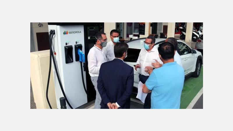 Benidorm activa dos nuevos puntos de recarga rápida para vehículos eléctricos
