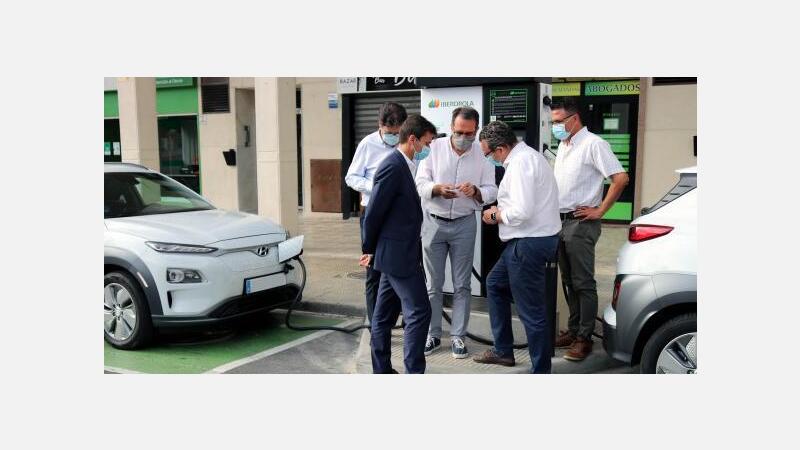 Benidorm activa dos nuevos puntos de recarga rápida para vehículos eléctricos
