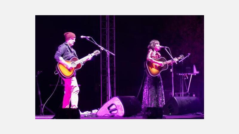 Triunfo en acústico de Amaral en el Julio Iglesias