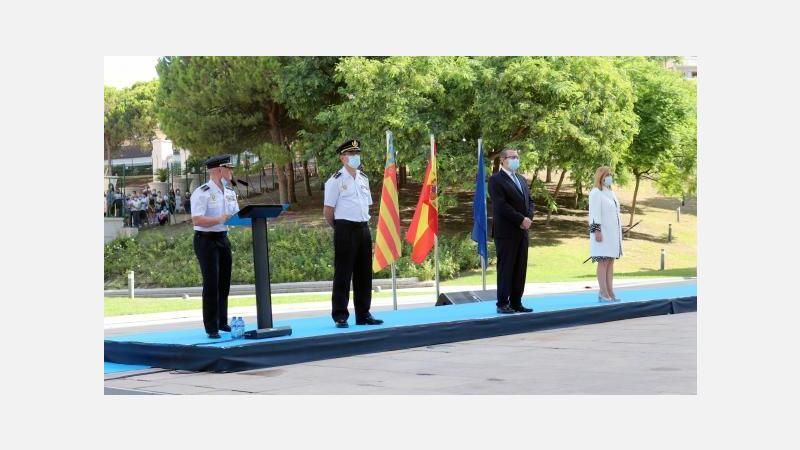 El alcalde asiste a la presentación de los nuevos agentes en prácticas de la Policía Nacional