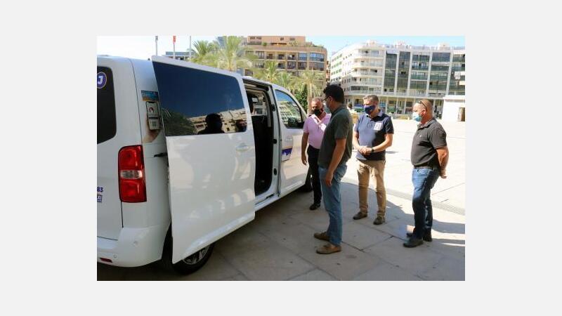 Benidorm amplía su flota de vehículos con un nuevo taxi de 7 plazas  