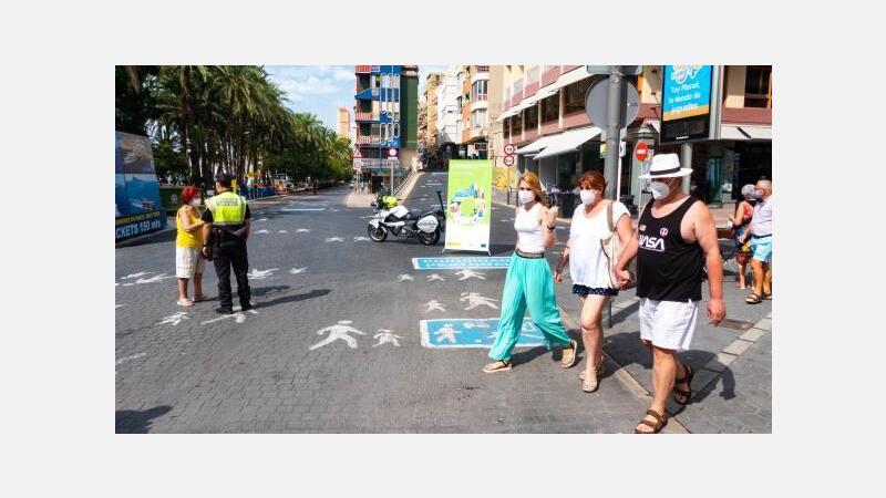 Ayuntamiento y profesorado consensúan las entradas a los centros escolares de Els Tolls