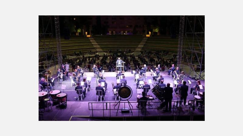 El concierto de música valenciana de la SM l’Illa cierra la programación del ‘9 d’octubre’