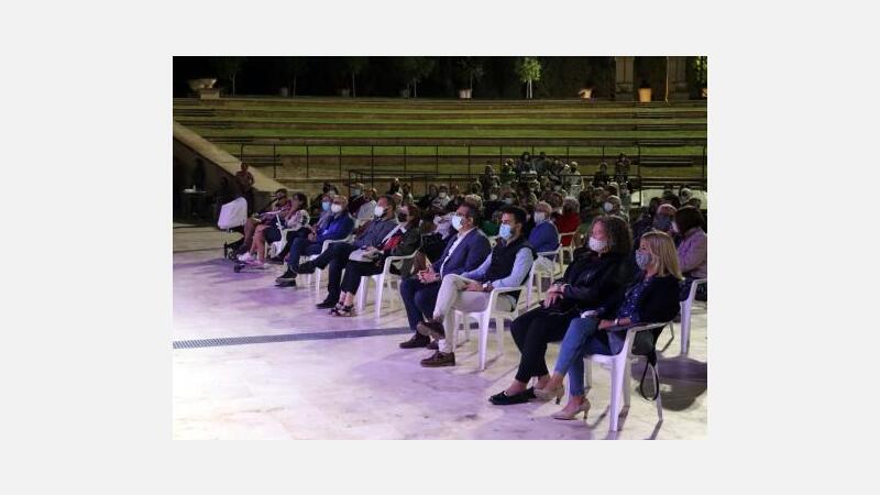 El concierto de música valenciana de la SM l’Illa cierra la programación del ‘9 d’octubre’