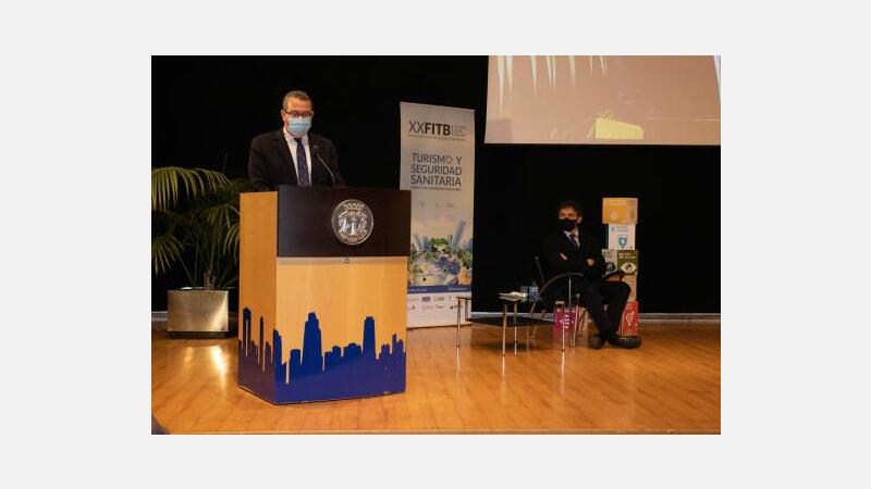 En la clausura del XX Foro Internacional de Turismo, Oscar Tusquets elogia el urbanismo de Benidorm