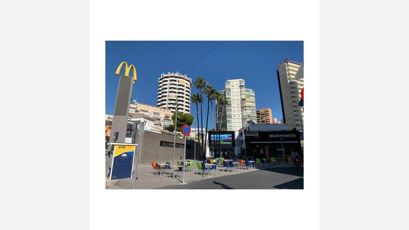 Plaza de la Hispanidad. Zona Bingo Plaza