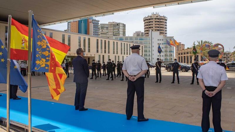 Toni Pérez destaca "el clar compromís de fer més segura i plena" la vida de residents i turistes per part de la Policia Nacional