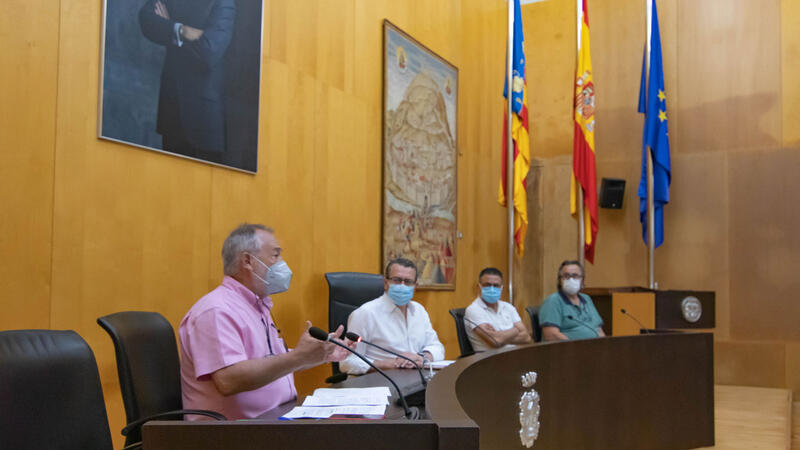 El Ayuntamiento traslada a las asociaciones los detalles del nuevo e innovador servicio de recogida de residuos y limpieza