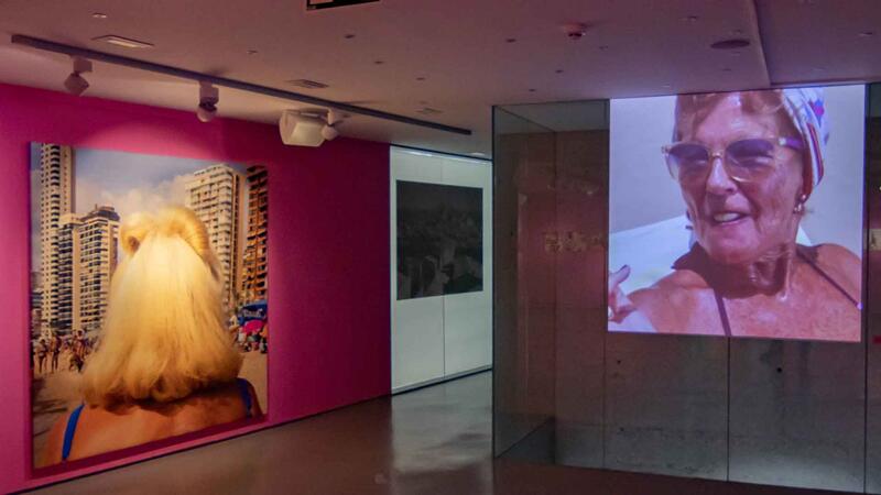‘El Turista Accidental’, un homenaje a los turistas de Benidorm.