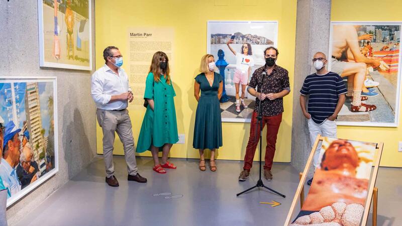 ‘El Turista Accidental’, un homenaje a los turistas de Benidorm.