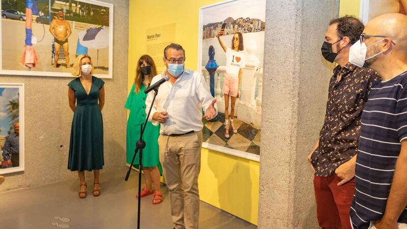 ‘El Turista Accidental’, un homenaje a los turistas de Benidorm.