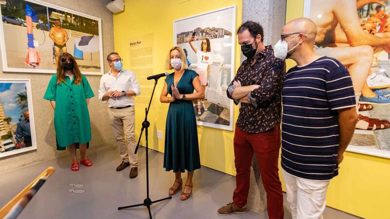 ‘El Turista Accidental’, un homenaje a los turistas de Benidorm.