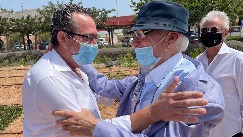 The mayor of Benidorm visits Grand Luxor Villages resort