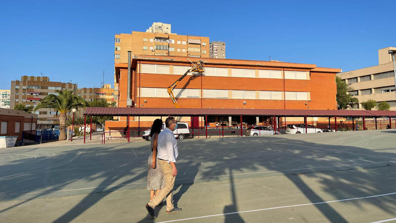The City Council renovates the cornice of CEIP Puig Campana and improves accessibility in entrances and patiosThe City Council renovates the cornice of CEIP Puig Campana and improves accessibility in entrances and playgrounds