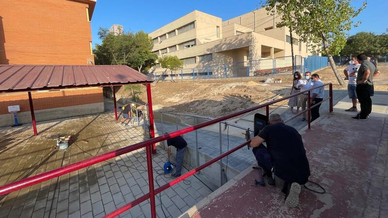 The City Council renovates the cornice of CEIP Puig Campana and improves accessibility in entrances and patiosThe City Council renovates the cornice of CEIP Puig Campana and improves accessibility in entrances and playgrounds
