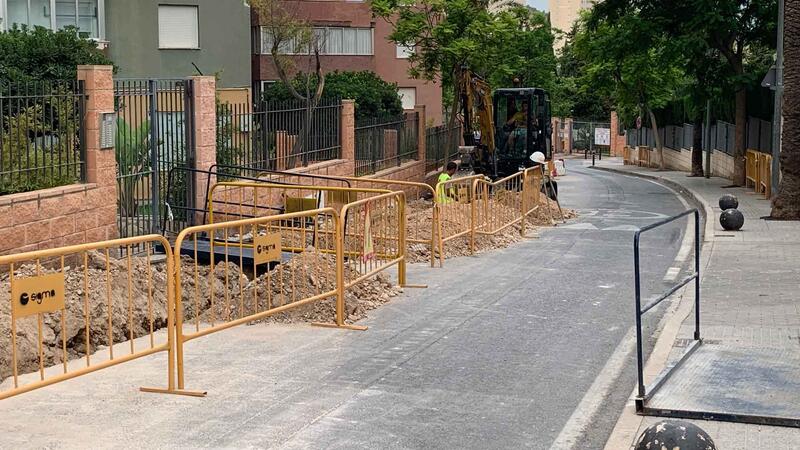 Benidorm amplia les voreres del carrer Dénia, en La Cala, per a fer-la més accessible