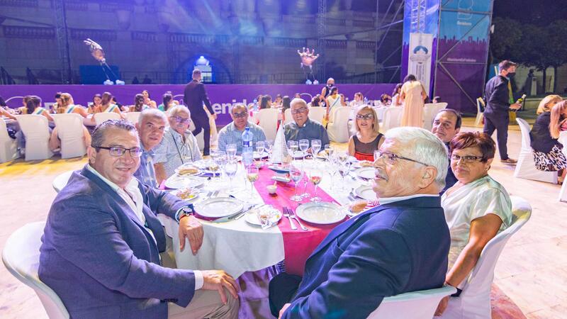Cena de gala en el Julio Iglesias en homenaje al patrón de Benidorm, Sant Jaume