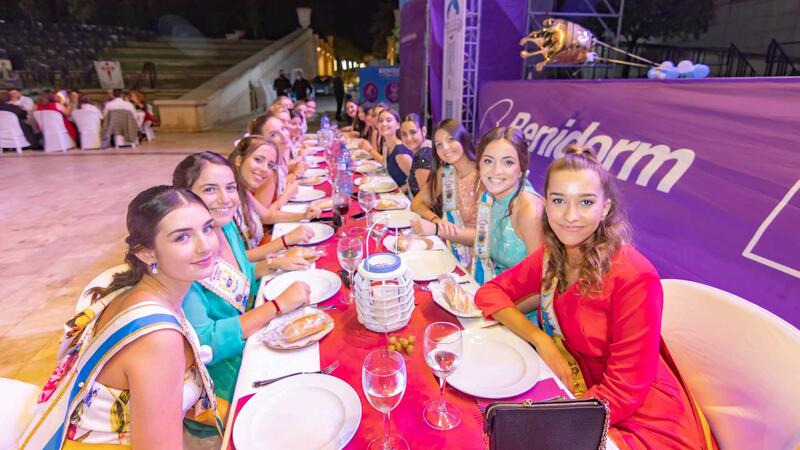 Cena de gala en el Julio Iglesias en homenaje al patrón de Benidorm, Sant Jaume
