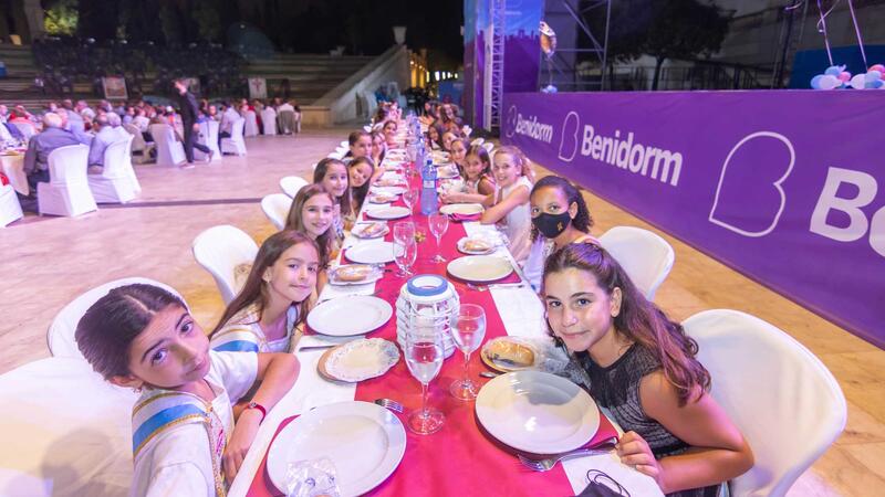 Cena de gala en el Julio Iglesias en homenaje al patrón de Benidorm, Sant Jaume