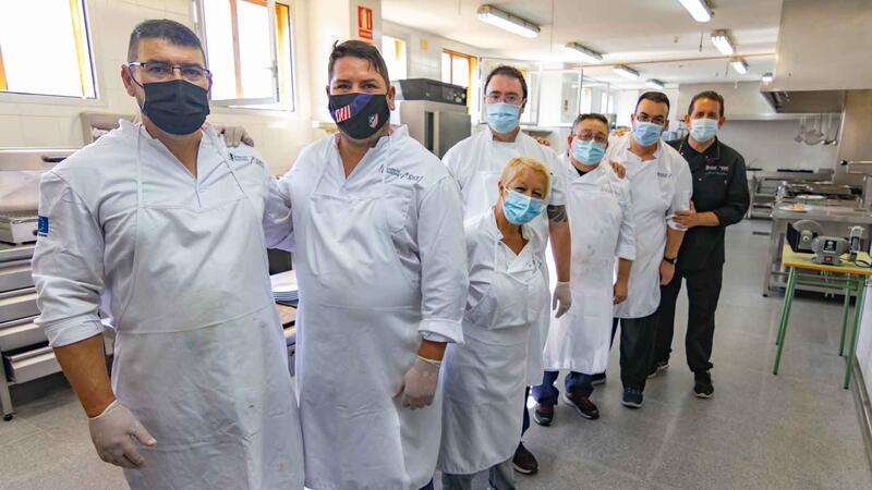 10 usuaris del CRIS participen en un curs de formació culinària en el CdT