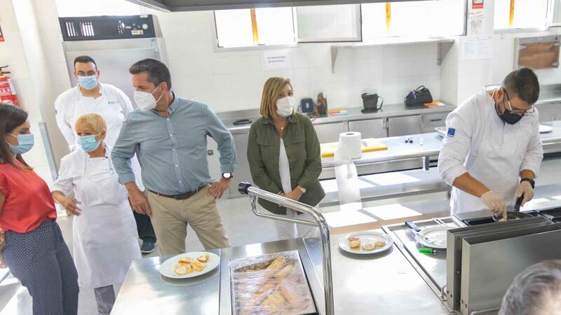 10 usuaris del CRIS participen en un curs de formació culinària en el CdT