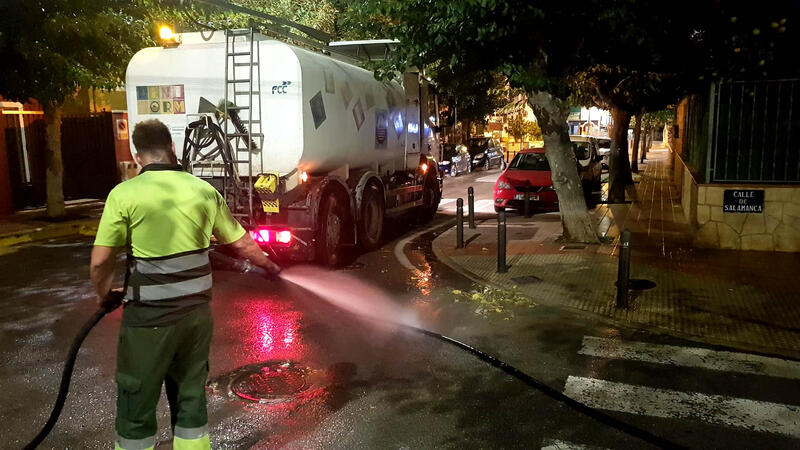 The City Council initiates a neighborhood flushing plan with reused water from private pools