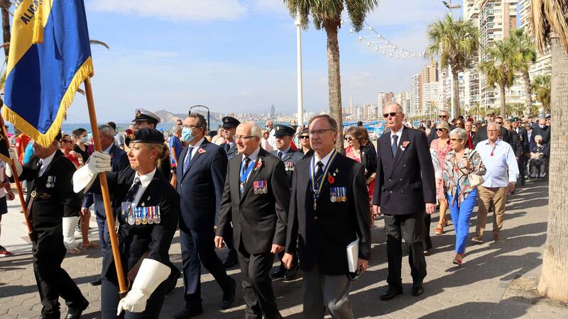 Benidorm commemora un any més el ‘Poppy Appeal’ amb una desfilada de la Royal British Legion