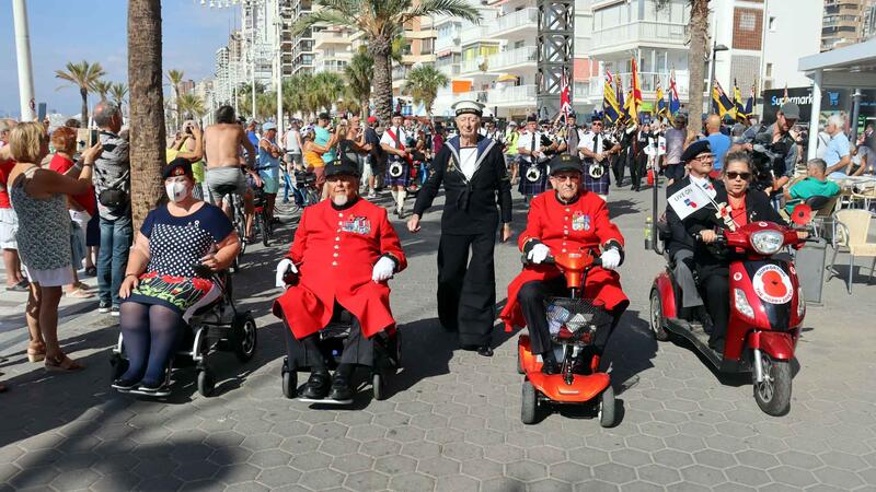 Benidorm commemora un any més el ‘Poppy Appeal’ amb una desfilada de la Royal British Legion