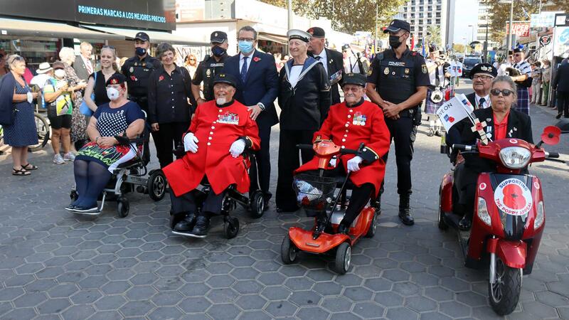 Benidorm commemora un any més el ‘Poppy Appeal’ amb una desfilada de la Royal British Legion
