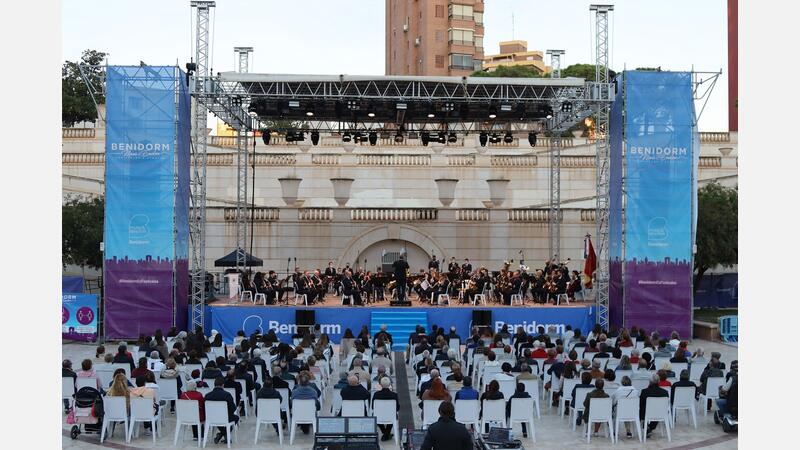 Els concerts de la Unió Musical i la Rondalla de Pols i Pua de la Barqueta tanquen la primera part de la Setmana Cultural de Festes