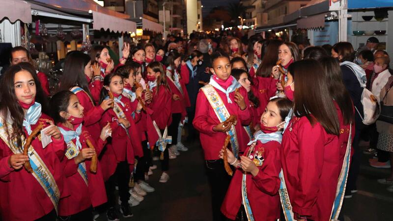 Les Reines Paula Pérez i Sofía Fuster encenen les Festes Majors Patronals de Benidorm