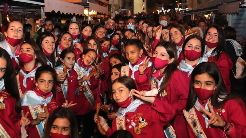 Les Reines Paula Pérez i Sofía Fuster encenen les Festes Majors Patronals de Benidorm