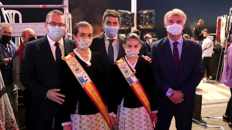 La Mare de Déu del Sofratge és rescatada sense mal de les flames en l