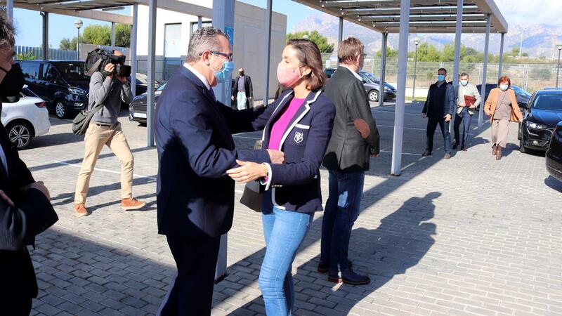 Toni Pérez y Reyes Maroto, ministra de Turismo