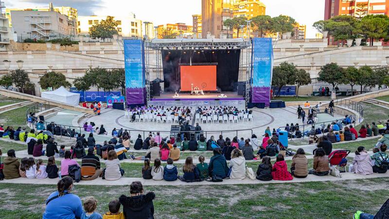 Culture and Equality sponsor a «female lyrical» circus show for the little ones
