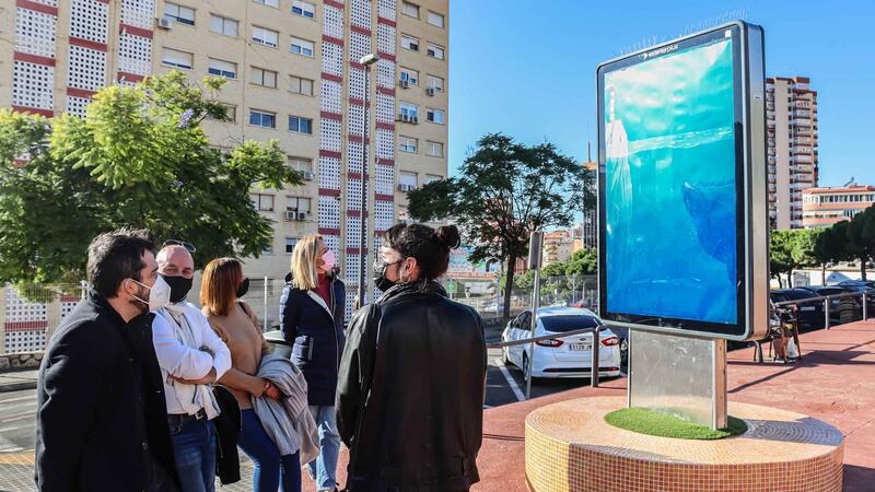 El artista Fran Ferriz plasma su visión de los primeros meses de pandemia dentro la muestra ‘Ilustración alicantina’