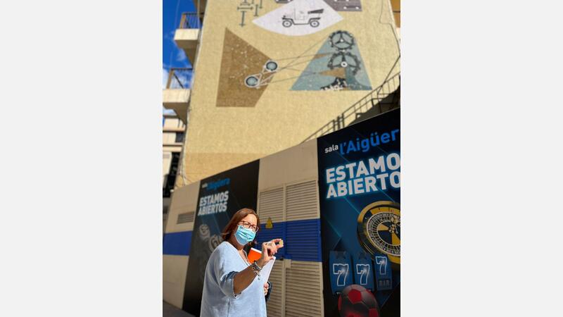 Ciudadanos alerta de la desaparición paulatina del mosaico del artista alicantino Manuel Baeza en Benidorm