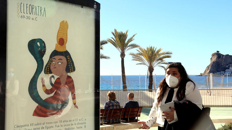 La mirada interior de Paloma Pérez y la histórica de Paloma Marqués, en la exposición ‘Ilustración Alicantina’