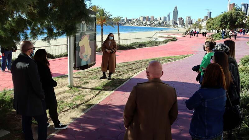 La mirada interior de Paloma Pérez y la histórica de Paloma Marqués, en la exposición ‘Ilustración Alicantina’