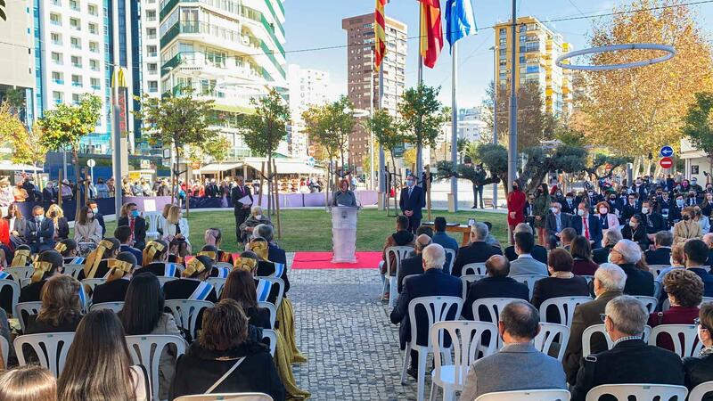 María Zaragoza i Bàrbara Pérez homenatjades a Benidorm en el Dia de la Constitució