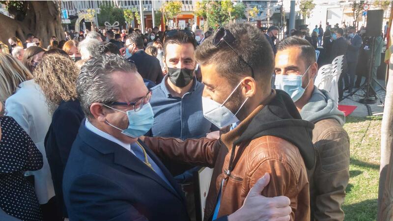 María Zaragoza i Bàrbara Pérez homenatjades a Benidorm en el Dia de la Constitució