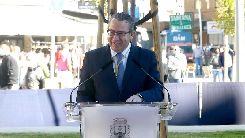 María Zaragoza i Bàrbara Pérez homenatjades a Benidorm en el Dia de la Constitució