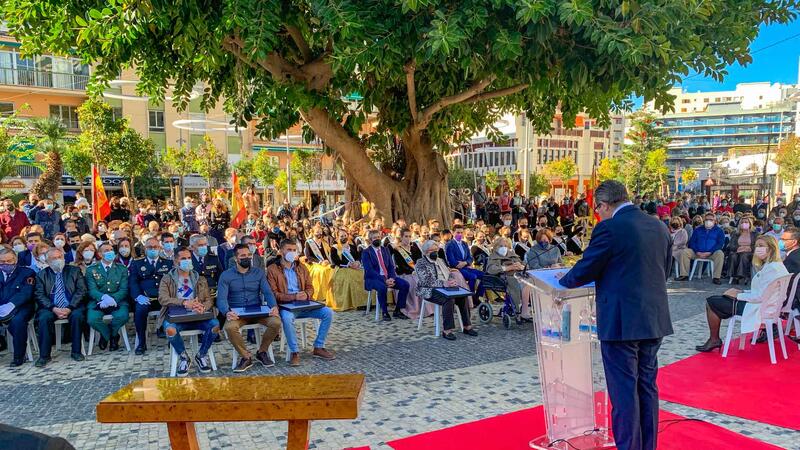 María Zaragoza i Bàrbara Pérez homenatjades a Benidorm en el Dia de la Constitució