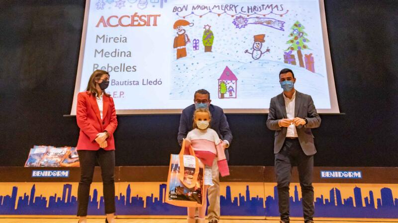 Benidorm entrega los premios del XIII Concurso Escolar de Postales Navideñas al alumnado de Infantil y Primaria