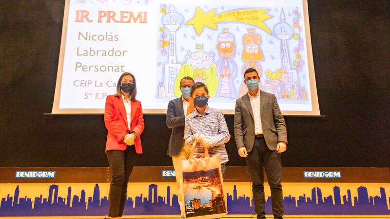 Benidorm entrega los premios del XIII Concurso Escolar de Postales Navideñas al alumnado de Infantil y Primaria