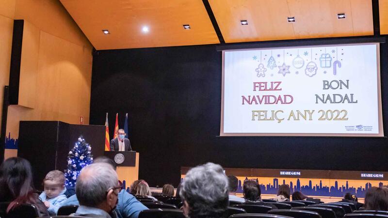 Benidorm entrega los premios del XIII Concurso Escolar de Postales Navideñas al alumnado de Infantil y Primaria