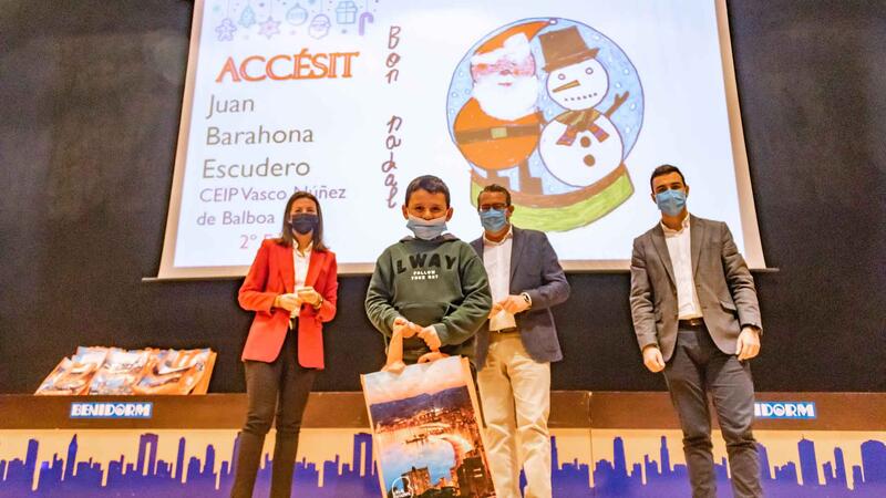Benidorm entrega los premios del XIII Concurso Escolar de Postales Navideñas al alumnado de Infantil y Primaria